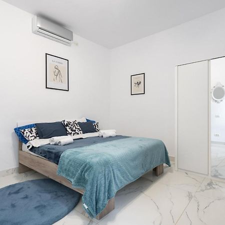 בוקרשט Blue-Line-Apartment-Unirii מראה חיצוני תמונה